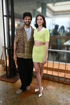 Liger Promotion: फिल्म के प्रमोशन के लिए विजय देवरकोंडा-अनन्या पांडे से राम्या कृष्णन ने मिलाया हाथ, फोटोज वायरल