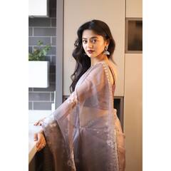 व्हाइट साड़ी में Helly Shah की दिलकश अदाओं ने बढ़ाया इंटरनेट का तापमान, ट्रेडिशनल लुक के आगे भूल जाएंगे उनका वेस्टर्न स्टाइल