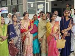 Kaushambi News: कौशांबी में जिला पंचायत अध्यक्ष के खिलाफ सदस्यों ने खोला मोर्चा, डीएम को दिया अविश्वास प्रस्ताव, लगाए बड़े आरोप