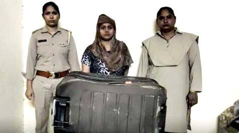 Woman arrested while carrying lover’s body in suitcase in Ghaziabad 'ਤੂੰ ਤਾਂ ਚਾਲੂ ਔਰਤ ਹੈ...' ਕਹਿਣ 'ਤੇ ਕੀਤਾ ਲਿਵ-ਇਨ ਬੁਆਏਫ੍ਰੈਂਡ ਦਾ ਕਤਲ, ਟ੍ਰਾਲੀ ਬੈਗ 'ਚ ਲਾਸ਼ ਲਿਜਾਂਦੀ ਫੜੀ ਗਈ ਗਰਲਫ੍ਰੈਂਡ