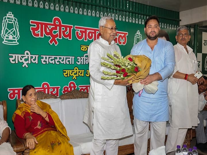 Bihar Political Crisis Let us forget what happened in 2017 begin new chapter JDU leader Nitish Kumar to RJD's Tejashwi Yadav Bihar Political Crisis: 'జరిగిందేదో జరిగిపోయింది- అన్నీ మర్చిపోదాం, కలిసి పనిచేద్దాం'
