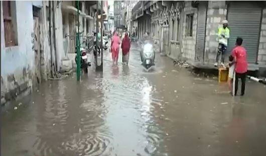રાજકોટના ઉપલેટામાં ધોધમાર વરસાદ, નીચાણવાળા વિસ્તારોમાં ભરાયા પાણી