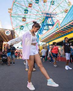 Pooja Hegde : பூவே காதல் பூக்கும் பூவே...நடிகை பூஜா ஹெக்டேவின் போட்டோஸ் !