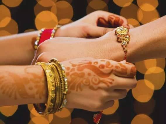 જો તમે 12 ઓગસ્ટે રાખડી બાંધી રહ્યા છો તો શુભ મુહૂર્તનું ધ્યાન રાખો, કારણ કે આ દિવસથી પંચક પણ મનાવવામાં આવે છે. પંચકી 12 ઓગસ્ટ 2022, શુક્રવારના રોજ બપોરે 2.49 વાગ્યાથી શરૂ થશે, જે મંગળવાર, 16 ઓગસ્ટના રોજ રાત્રે 9.07 વાગ્યા સુધી ચાલુ રહેશે.