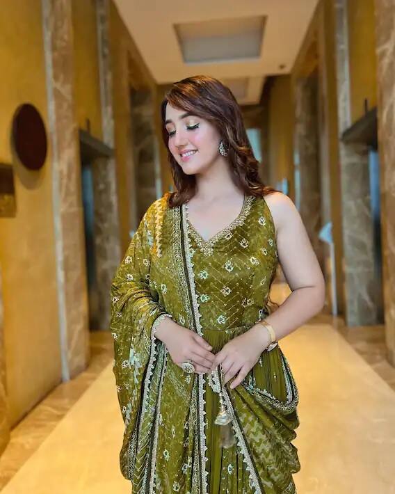 અશનૂર કૌર ક્યારેક તેના ટીવી શો માટે હેડલાઇન્સ બનાવે છે તો ક્યારેક તેની અનોખી ફેશન સેન્સ માટે લાઇમલાઇટમાં રહે છે.