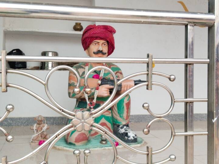 Bundi News: बूंदी के इस लाल ने माटी की रक्षा करते हुए दी प्राणों की आहुति, पत्नी ने घर में बनवाया स्मारक Rajasthan We are remembering the Martyr Jagdev Raj Singh of Bundi district on the Azadi Ka Amrit Mahotsav ANN Bundi News: बूंदी के इस लाल ने माटी की रक्षा करते हुए दी प्राणों की आहुति, पत्नी ने घर में बनवाया स्मारक