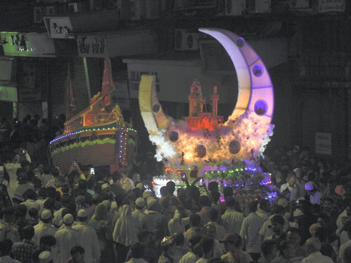 Battle of Karbala: गुजरात का वो गांव जहां दस दिनों तक सुनाया जाता है 'कर्बला का वाकया', सतपंथी समुदाय के लोग होते हैं शामिल Gujarat Karbala story is narrated for ten days in sevla people of Satpanthi community are involved Battle of Karbala: गुजरात का वो गांव जहां दस दिनों तक सुनाया जाता है 'कर्बला का वाकया', सतपंथी समुदाय के लोग होते हैं शामिल