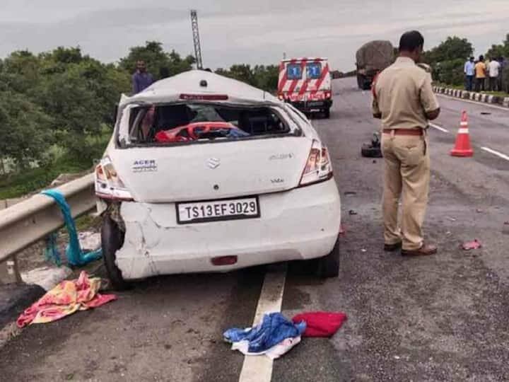 Telangana: Four Dead As Car Overturns After Tyre Burst In Nizamabad District Telangana: Four Dead As Car Overturns After Tyre Burst In Nizamabad District