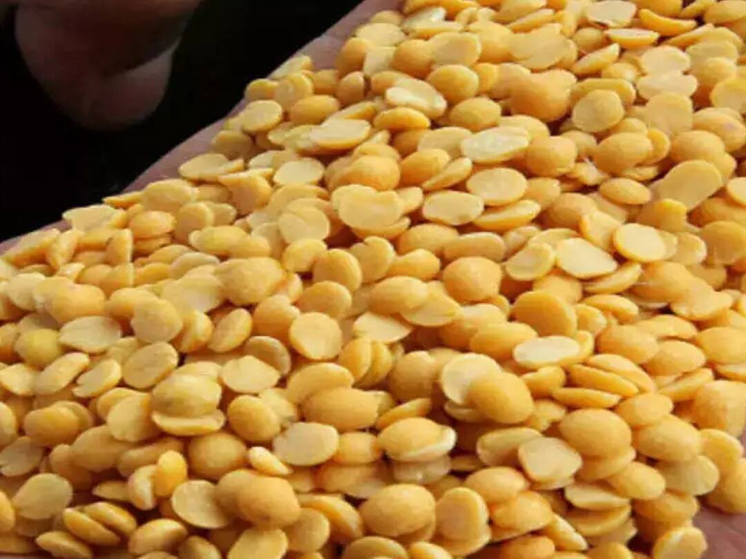 Urad, Tur prices soar 15% over past 6 weeks Urad Tur prices : तूर डाळ आणि उडीद डाळींच्या किंमतीत 15 टक्क्यांहून अधिक वाढ, चालू  हंगामात उत्पादन घटण्याची शक्यता