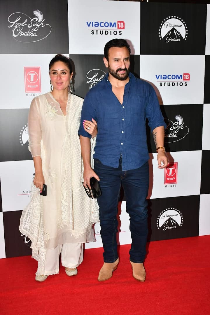 लाल सिंह चड्ढा देखने सैफ अली खान और करीना कपूर खान भी पहुंचे. बता दें कि करीना फिल्म में लीड फीमेल के रोल में हैं.  (तस्वीर: मानव मंगलानी)
