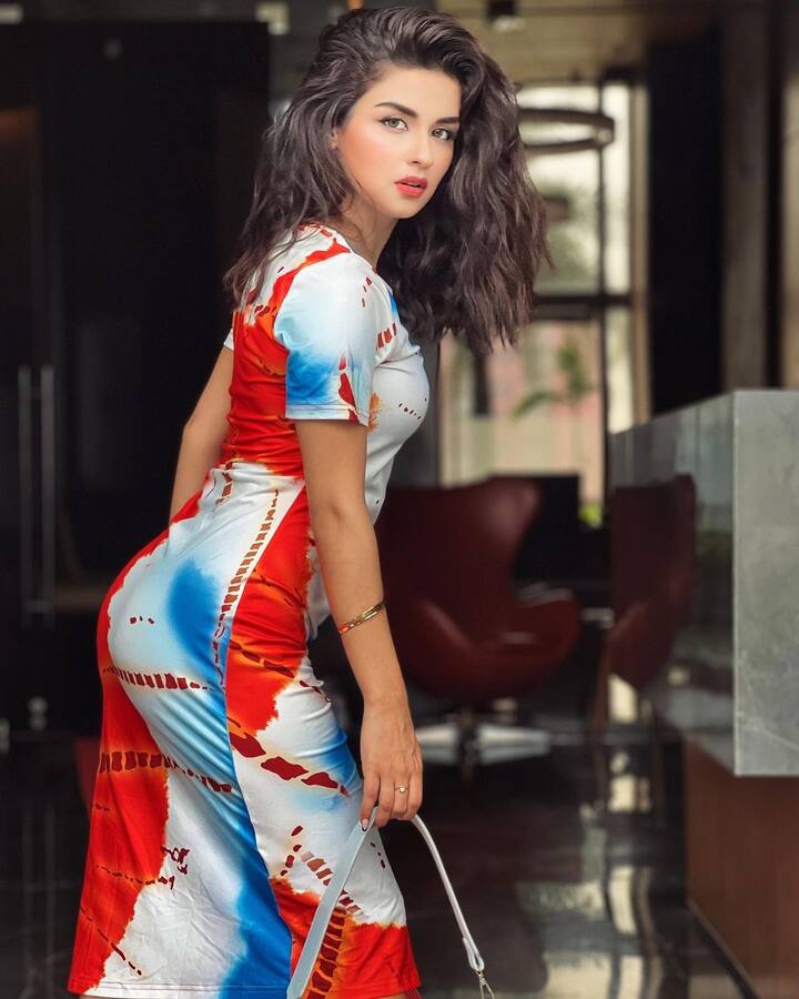 इंटरनेट सेन्सेशन अवनीत कौर टीव्ही मालिकांसोबतच चित्रपटांमध्येही दिसली आहे.अवनीत कौर राणी मुखर्जीसोबत मर्दानी या चित्रपटातही दिसली आहे. लवकरच अवनीत कौर नवाजुद्दीन सिद्दीकीच्या चित्रपटात दिसणार आहे.(फोटो सौजन्य : avneetkaur_13/इंस्टाग्राम)