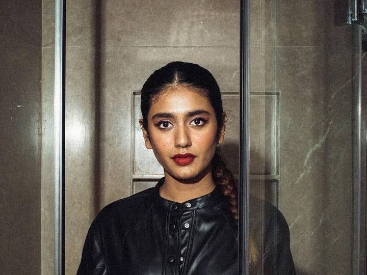 Priya Prakash Varrier Photos: Wink girl प्रिया प्रकाश वारियरची सोशल मीडियावर जबरदस्त फॅन फॉलोइंग आहे. प्रियाचा बोल्ड लूक सोशल मीडियावर धुमाकूळ घालत आहे.