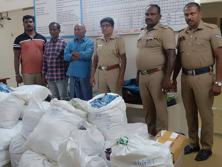 கரூர் அருகே கோழி வியாபாரிகளிடம் வழிப்பறி - 5 பேர் கைது