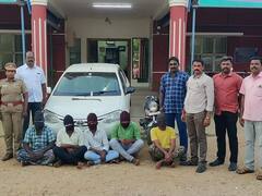 கரூர் அருகே கோழி வியாபாரிகளிடம் வழிப்பறி - 5 பேர் கைது