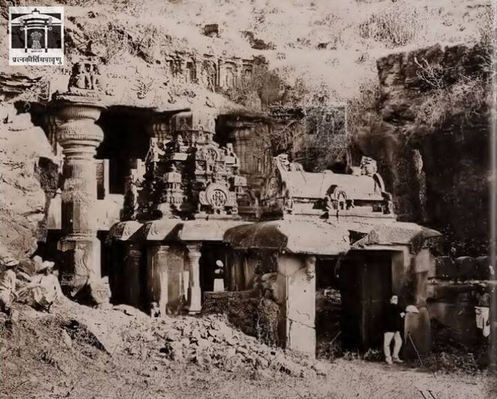 প্রতিবছর দেশ-বিদেশ থেকে অসংখ্য পর্যটক একটি এলোরা দেখতে আসে। এই চত্বরে মোট ৩৪টি গুহা রয়েছে। তার মধ্যে একটি কৈলাস গুহা। যার দ্বিতল কাঠামো রয়েছে। পর্যটকদের সিঁড়িতে চড়ে উপরে যেতে হয়, জানাচ্ছেন এএসআই কর্তারা।