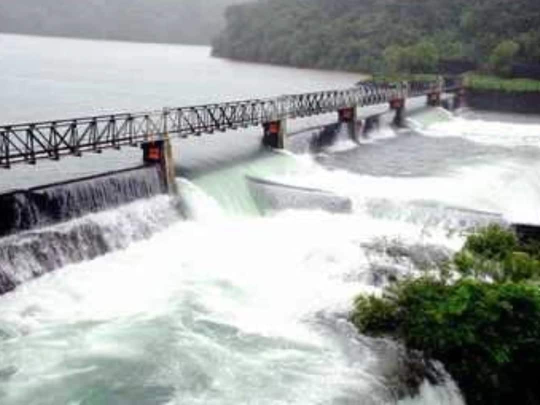 Heavy rains in Kolhapur district Patgaon Kumbi Dam filled Radhanagari