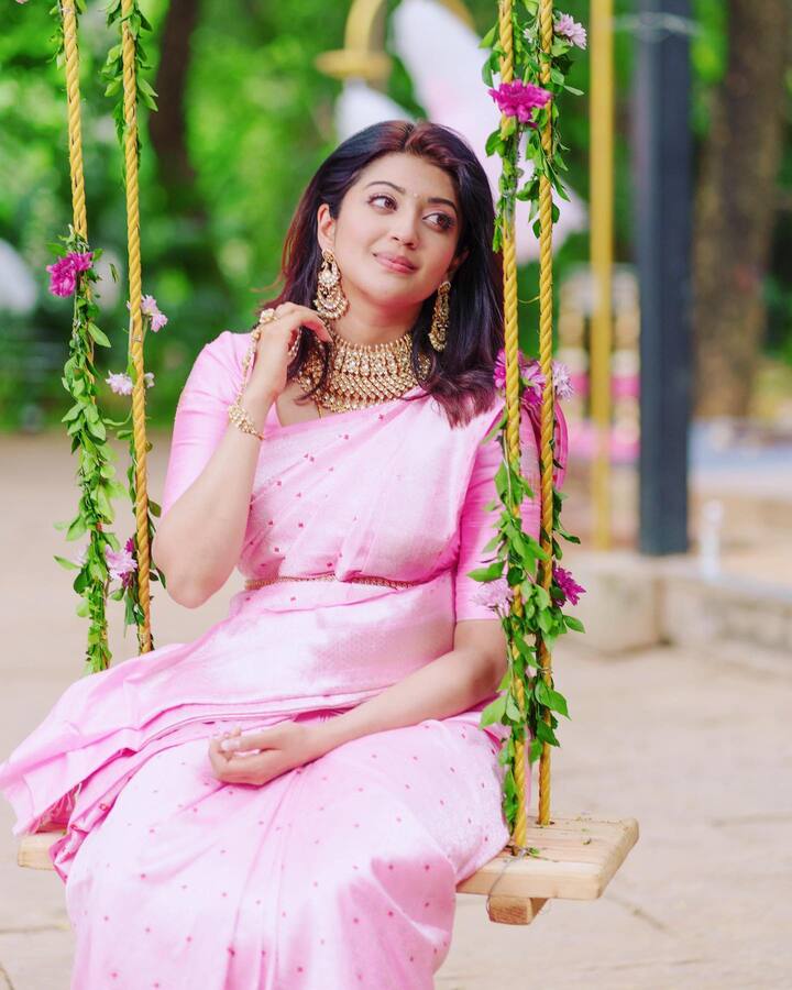 ప్రణీత తల్లిదండ్రులిద్దరూ వైద్యులే. -Image Credit: Pranitha Subhash/Instagram