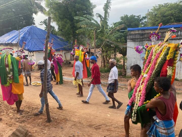 Hindu people celebrating Moharram festival in a small thanjavur village TNN விரதமிருந்து மொகரம் பண்டிகையை கொண்டாடிய இந்துக்கள்.....300 ஆண்டுகளாக தஞ்சையில் நடக்கும் நிகழ்வு