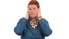 Health Tips: কানে হঠাৎ কিছু ঢুকে গেলে কী করবেন? জেনে নিন