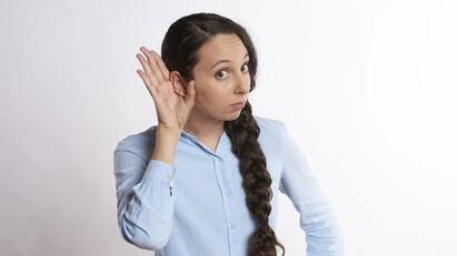 What to Do When Something Is Stuck in Your Ear know in details Health Tips: কানে হঠাৎ কিছু ঢুকে গেলে কী করবেন? জেনে নিন