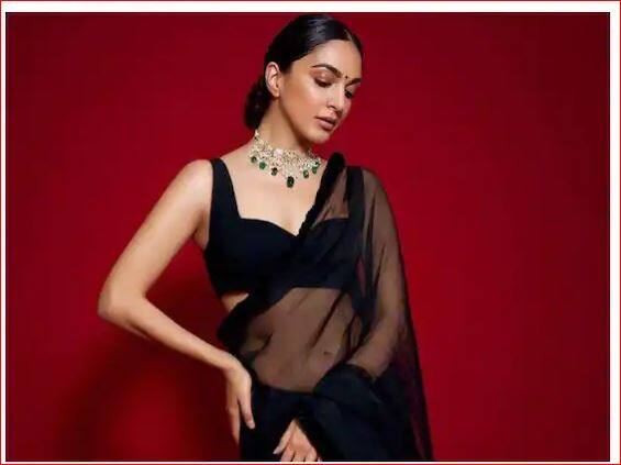 ਇਸ ਵਾਰ ਵੀ ਤੁਸੀਂ ਰੱਖੜੀ ਲਈ ਨਵੇਂ ਕੱਪੜੇ ਜ਼ਰੂਰ ਲਏ ਹੋਣਗੇ ਪਰ ਤੁਸੀਂ ਅਜੇ ਵੀ ਲੁੱਕ ਨੂੰ ਦੇਖ ਕੇ ਸੋਚ ਰਹੇ ਹੋਵੋਗੇ ਕਿ ਉਸ ਦਿਨ ਕਿਸ ਤਰ੍ਹਾਂ ਦੀ ਤਿਆਰੀ ਹੋਵੇਗੀ।