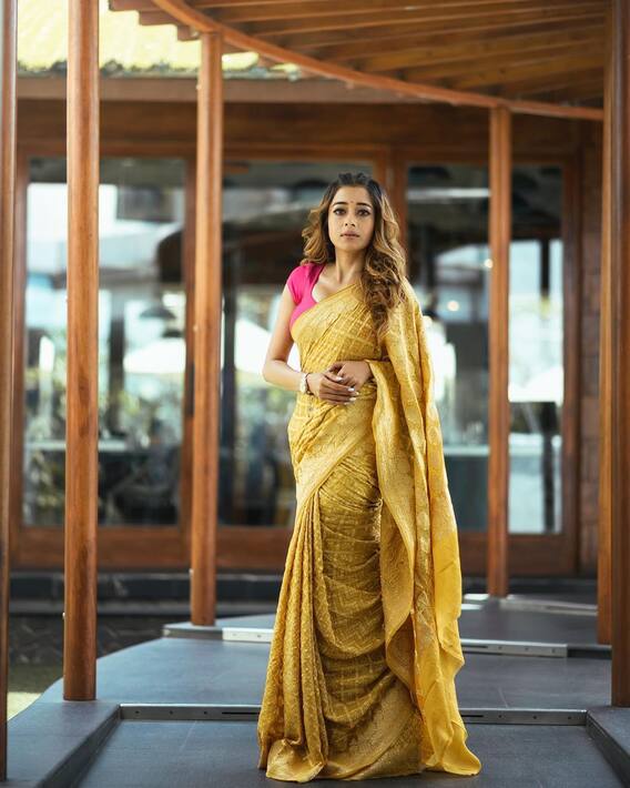 फोटो: टीना दत्ता ने फिर तोड़ी 'संस्कारी बहू' की छवि, शॉर्ट ड्रेस पहनकर किया बोल्ड फोटोशूट!