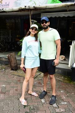 Rakul Preet Singh: ముంబయిలోని బాంద్రా లో తమ్ముడితో కలిసి షికార్లు చేస్తున్న రకుల్ ప్రీత్