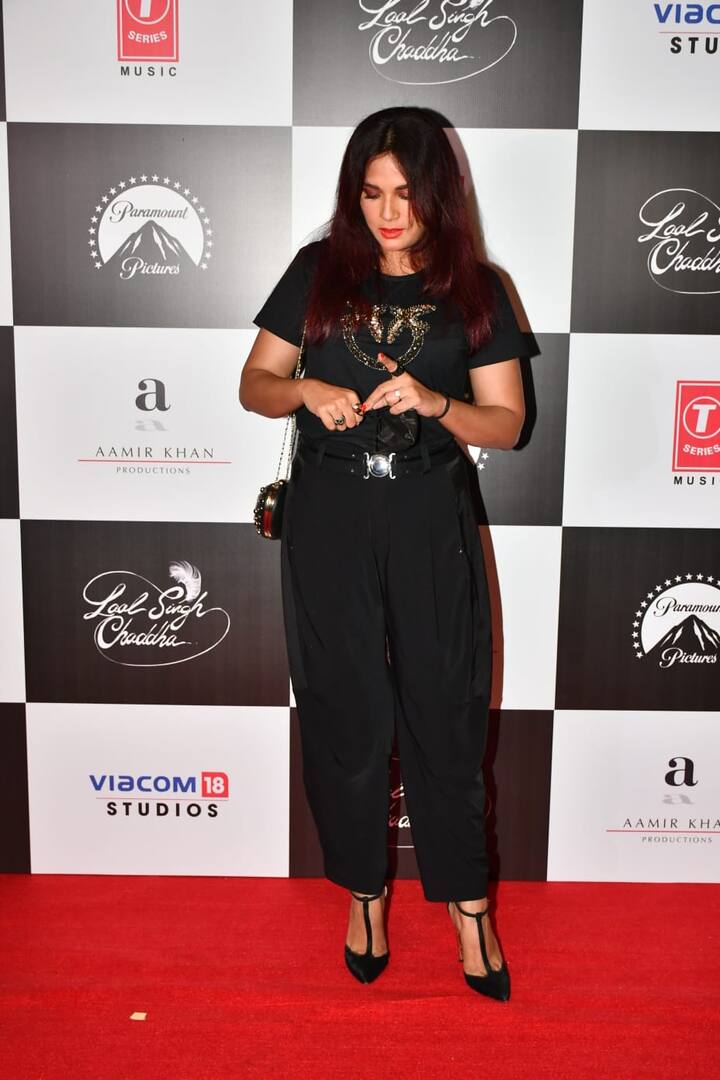 आमिर खान और करीना कपूर की फिल्म की स्क्रीनिंग में अभिनेत्री ऋचा चड्ढा भी नज़र आईं. (तस्वीर: मानव मंगलानी)