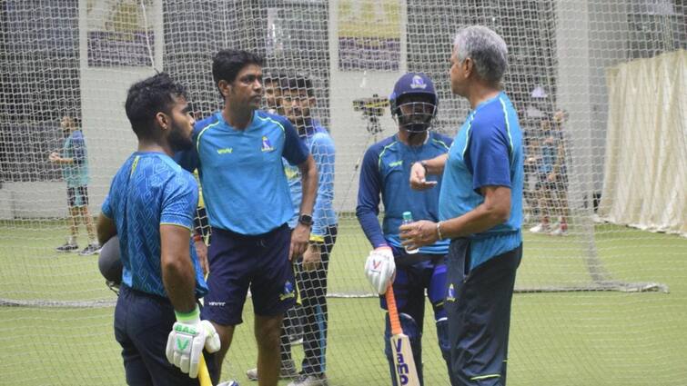 Bengal batting consultant W V Raman along with Laxmi Ratan Shukla and co spotted at probables' practice session Eden Gardens Bengal Cricket: ব্যাটিং কোচের দায়িত্ব পেয়েই লক্ষ্মীর সঙ্গে জুটি বেঁধে কাজ শুরু করলেন রমন