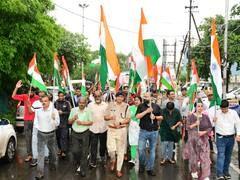 Sehore News: 'हर घर तिरंगा अभियान' पर कलेक्टर-एसपी ने झंडे के साथ निकाली जारुकता रैली, बच्चों में दिखा उत्साह