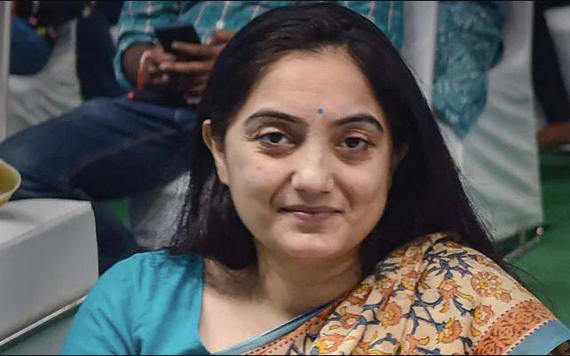 SC allows Nupur Sharma to move Delhi High Court for quashing of FIRs lodged over her remarks Nupur Sharma Controversy: સુપ્રીમ કોર્ટે નૂપુર શર્માને આપી મોટી રાહત, તમામ કેસ દિલ્હી ટ્રાન્સફર કર્યા