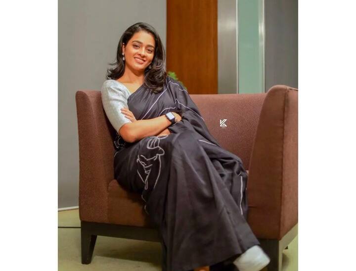 அழகே அழகே என் அழகே நிலவே நிலவே முழு நிலவே...