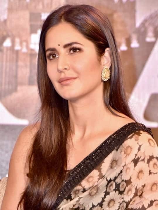 एक्ट्रेस कैटरीना कैफ (Katrina Kaif) सोशल मीडिया पर अपने बिंदास अंदाज के लिए जानी जाती हैं. रिपोर्ट्स के अनुसार उन्हें एक पोस्ट के बदले 97 लाख रुपये मिलते हैं. बता दें कि इंस्टा पर उन्हें 66 मिलियन से ज्यादा लोग फॉलो करते हैं.