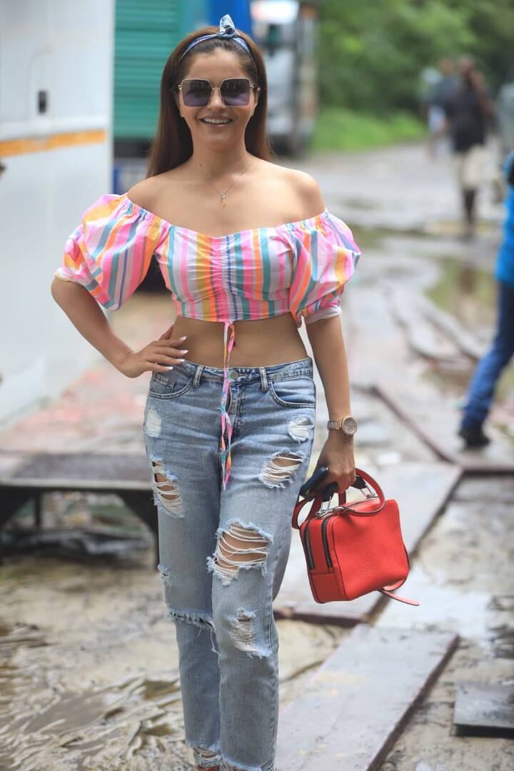 Rubina Dilaik Latest photos: रुबीना दिलैक छोटे पर्दे की बड़ी अभिनेत्रियों में से एक हैं, जो अक्सर ही किसी न किसी वजह से सुर्खियों में रहती हैं.