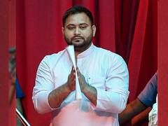 In Pics: तस्वीरों में देखें नीतीश कुमार और तेजस्वी यादव का शपथ ग्रहण