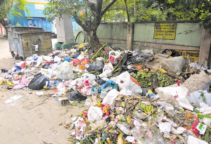 திருச்சியில் சாலைகளில் குப்பைகள் கொட்டினால் ரூ.1 லட்சம்  அபராதம்..? - மேயர் எச்சரிக்கை