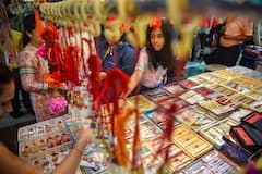 Raksha Bandhan Celebrations: একদিন আগেই দেশজুড়ে শুরু রাখিবন্ধন উৎসব, গুজরাতে 'মোদি'র হাতে রাখি