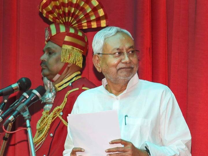 Bihar Politics Nitish Kumar CM For seven days during Atal bihar BJPs Game अटल का हाथ-माफिया का साथ पर जब 7 दिन ही सीएम रह पाए थे नीतीश कुमार !