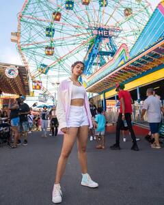 Pics: બની ઠનીને ન્યૂયોર્કમાં ફરવા નીકળી Pooja Hegde, તસવીરોમાં દેખાયો દિલકશ અંદાજ.........