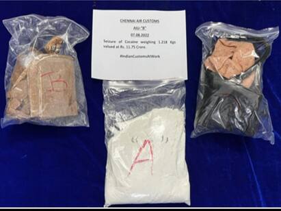 Seizure of drugs worth Rs 11 crore at Chennai airport TNN உள்ளாடைக்குள் விலை உயர்ந்த போதை பொருள்... சென்னை விமான நிலையத்தில் பரபரப்பு.. ..!