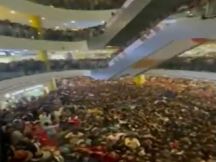 Crowd gathered in Kerala mall to see favorite movie star, panicked organizers took this step