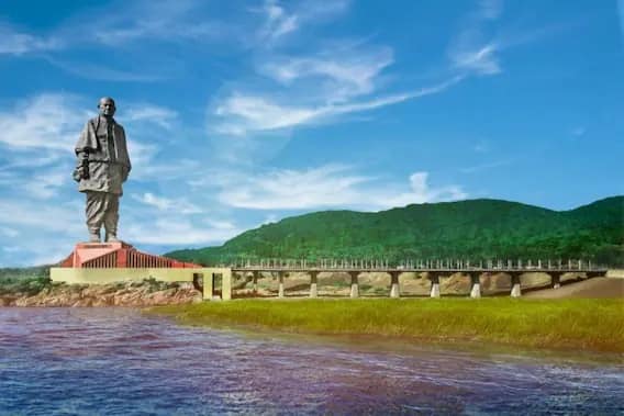 Gujrat Famous Place: ગુજરાતમાં (Gujrat) એવા કેટલાય સ્થળો છે, જે આખી દુનિયામાં પોતાની આગવી ઓળખ બનાવી ચૂક્યા છે. અહીં જુઓ ગુજરાત દર્શનની ખાસ ટ્રિપ વિશે..............