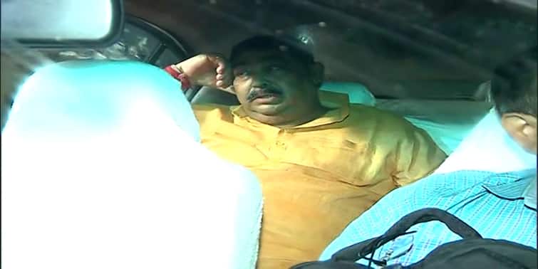 Anubarata Mandal tears up while being taken to Kolkata by CBI in Cattle Smuggling Case Anubrata Mandal Arrested: গাড়িতে বসে দীর্ঘশ্বাস, চোখের কোণে জল, কলকাতায় আসার পথে বিধ্বস্ত চেহারা অনুব্রতর