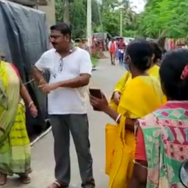 Hooghly Polba Villagers fall sick after eating phoochka from local seller more than 100 ill Polba News: ফুচকা খেয়ে অসুস্থ শতাধিক গ্রামবাসী, ভর্তি হতে হল হাসপাতালে, সচেতনতা অভিযান পোলবায়