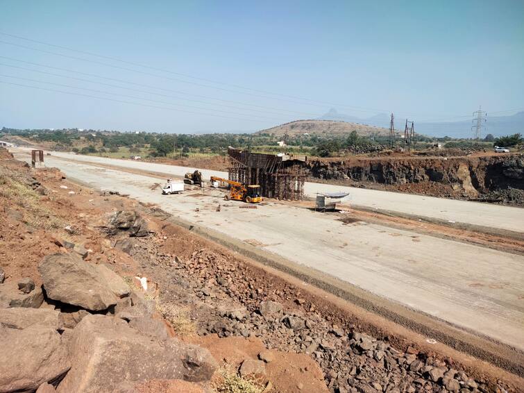 Samrudhhi Highway deadline is likely to be pushed forward by three months from december to march  Samrudhhi Highway : समृद्धी महामार्गाची डेडलाईन तीन महिने पुढे जाण्याची शक्यता, काम रेंगाळल्याचा फटका 