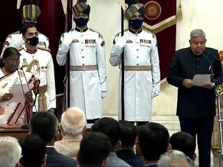 Vice President Election 2022 : குடியரசு துணைத் தலைவராக பதவியேற்றார் ஜெகதீப் தன்கர்...!