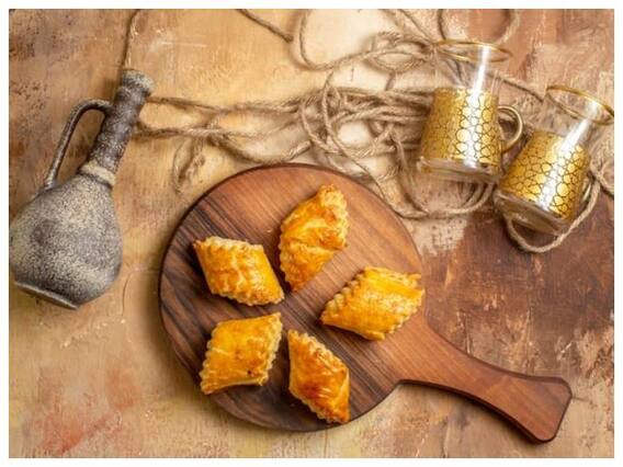 Raksha Bandhan 2022: इस रक्षाबंधन भाई को ये टेस्टी स्नैक्स खिलाकर करें इंप्रेस, त्योहार का मजा हो जाएगा दोगुना