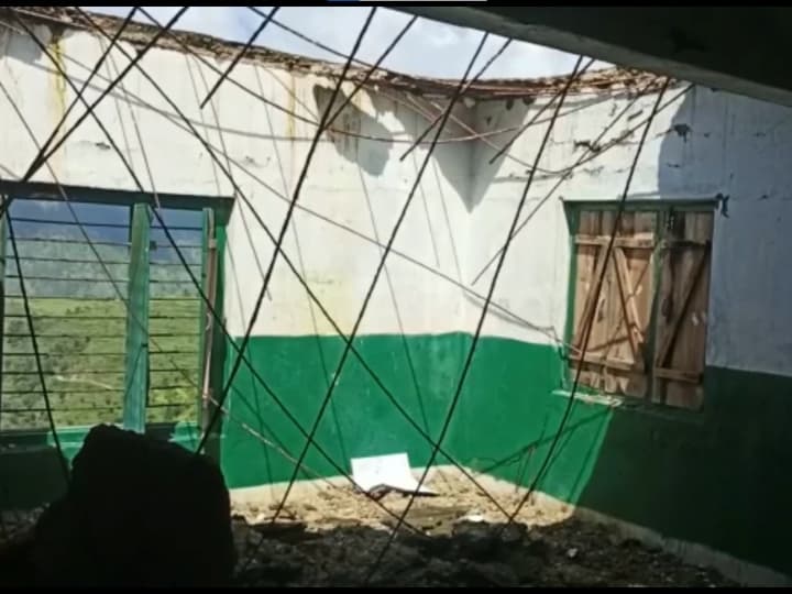 Tehri news Bad condition of Shyura primary school in Balganga ANN Tehri News: जर्जर स्कूल में पढ़ाई करने को मजबूर छात्र, शिक्षक बोले- दो बार विधायक को लिख चुके पत्र लेकिन...