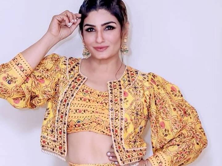 बॉलीवूडमधील प्रसिद्ध अभिनेत्रींपैकी एक रवीना टंडन एकेकाळी तिच्या चित्रपटांनी लाखो लोकांची मने जिंकत होती. त्याचबरोबर ती तिच्या सौंदर्यासाठीही प्रसिद्ध होती.(फोटो सौजन्य:officialraveenatandon/इन्टाग्राम)