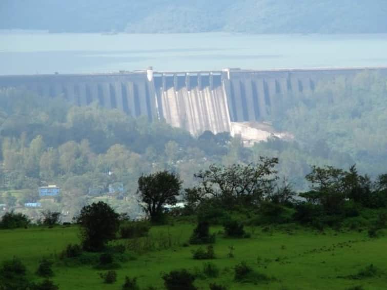 2100 cusecs of water will be released into Koyna River from Koyna Dam Pytha Power House Koyna Dam : कोयना धरण पायथा विद्युत गृहातून 2100 क्युसेकने पाण्याचा विसर्ग कोयना नदीत होणार 